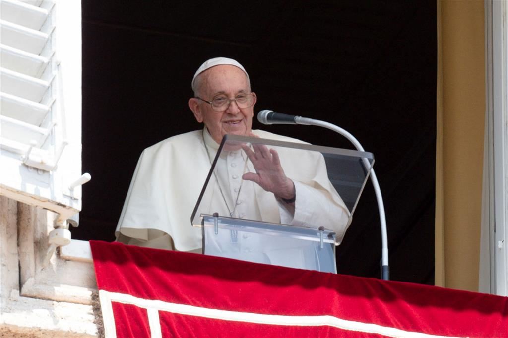 Il Papa: "non sprechiamo tempo nelle futilità"