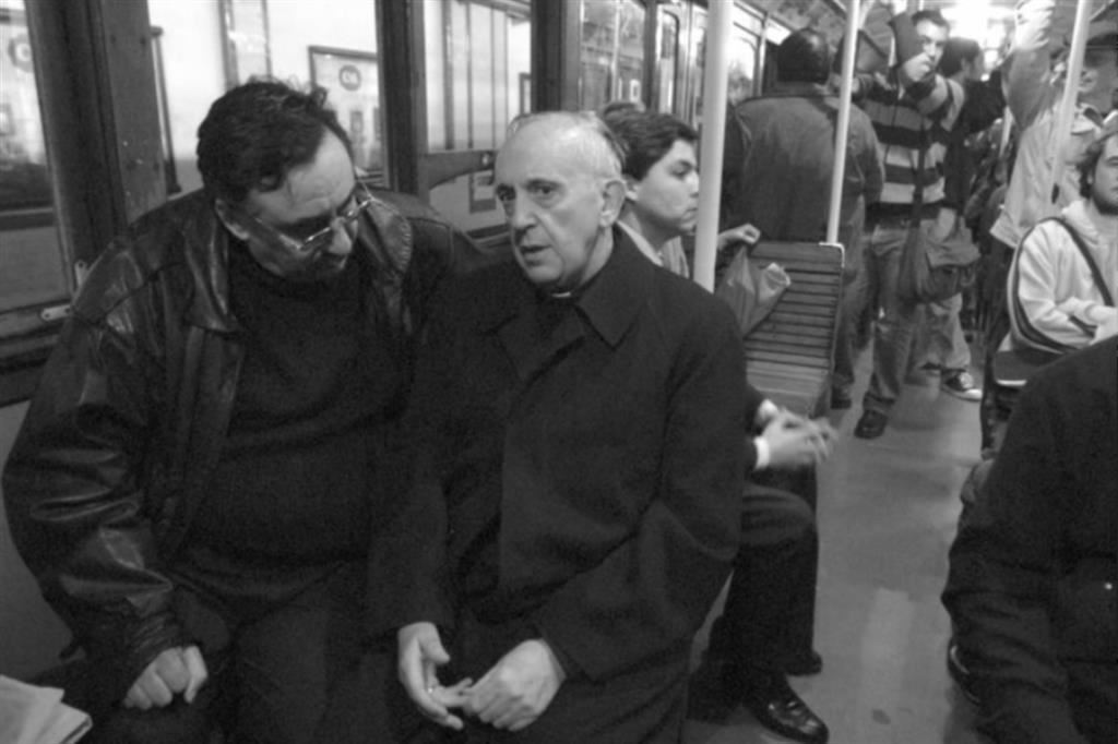Jorge Mario Bergoglio in metropolitana a Buenos Aires