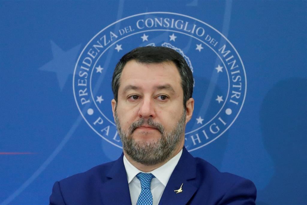 Salvini difende il generale: «No al Grande fratello». Lui lo ringrazia