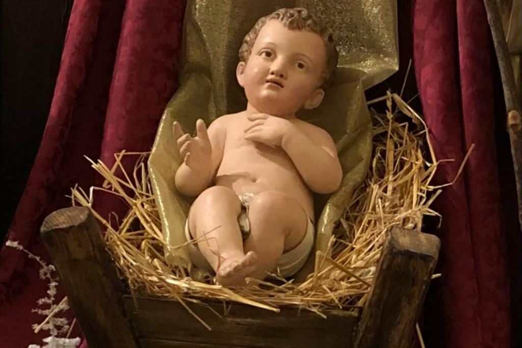 La Comunità dei Frati Carmelitani ha denunciato il furto del bambinello della rappresentazione sacra che stava sul presbiterio in Basílica, chiedendo un ravvedimento e la sua riconsegna ai frati.