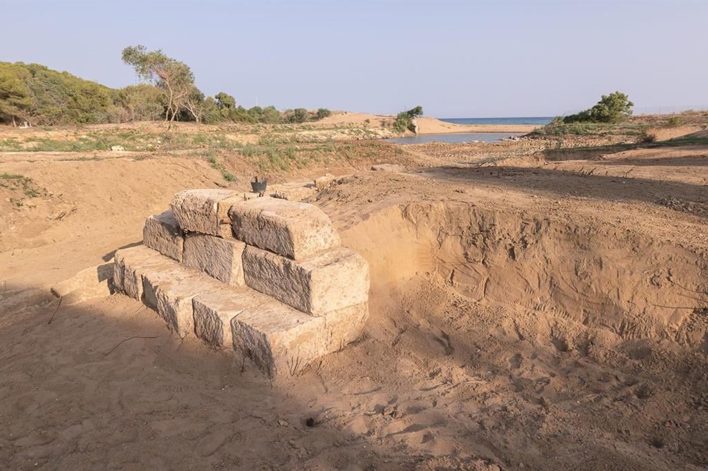 Le strutture emerse a Selinunte, potrebbero essere i resti di uno dei due porti della città