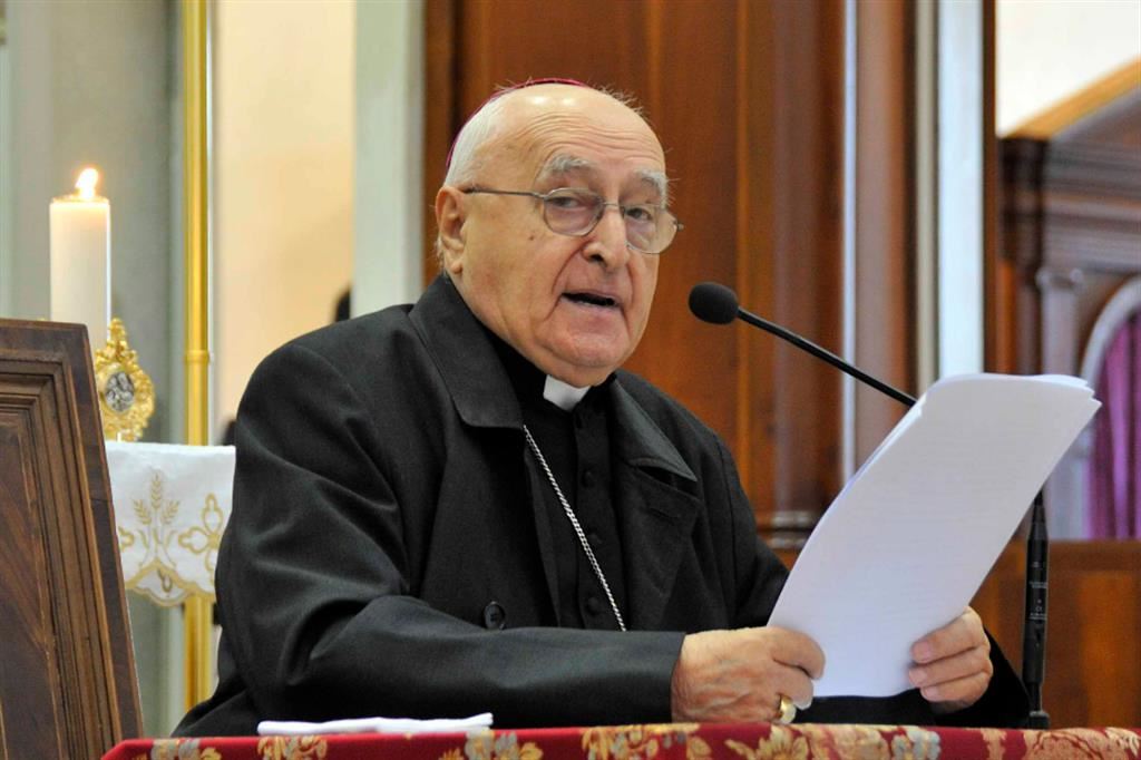 Il vescovo Paolo Magnani