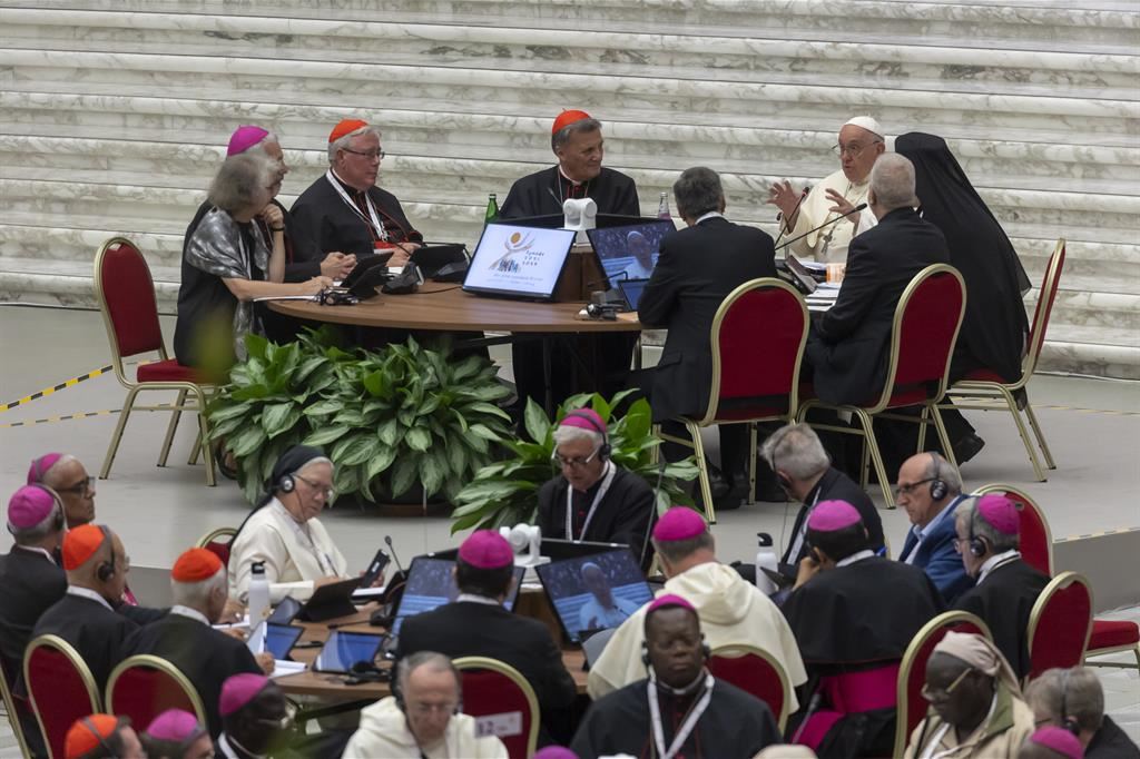 Il Papa alla prima congregazione generale del Sinodo
