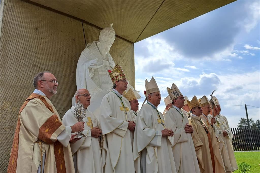 I vescovi lombardi a Sotto il Monte (Bergamo)