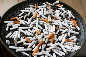 Il nuovo governo fa retromarcia, stop alla lotta al fumo