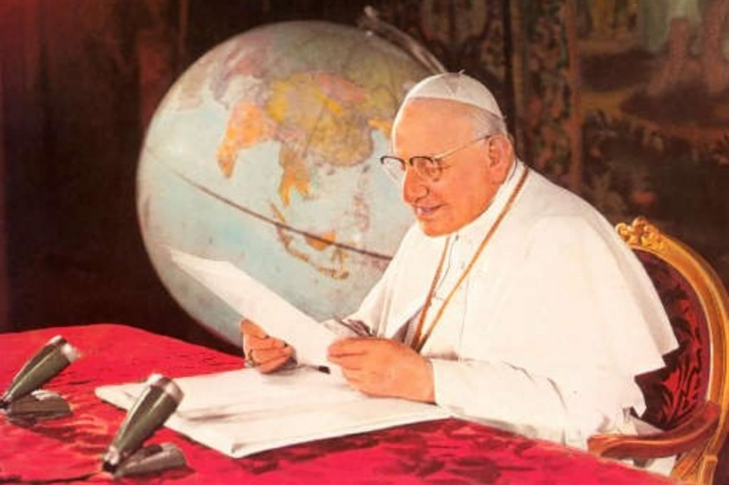 Papa Giovanni XXIII legge la Pacem in Terris