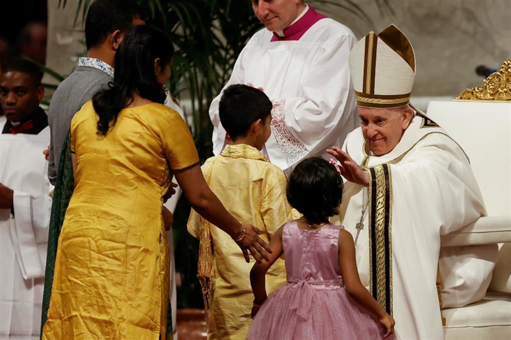  Il Papa: "Adoriamo Dio e non le logiche seducenti ma vuote del male"