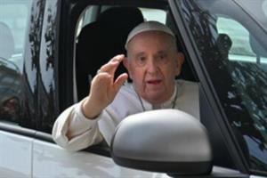 Papa Francesco al Gemelli per una visita di controllo