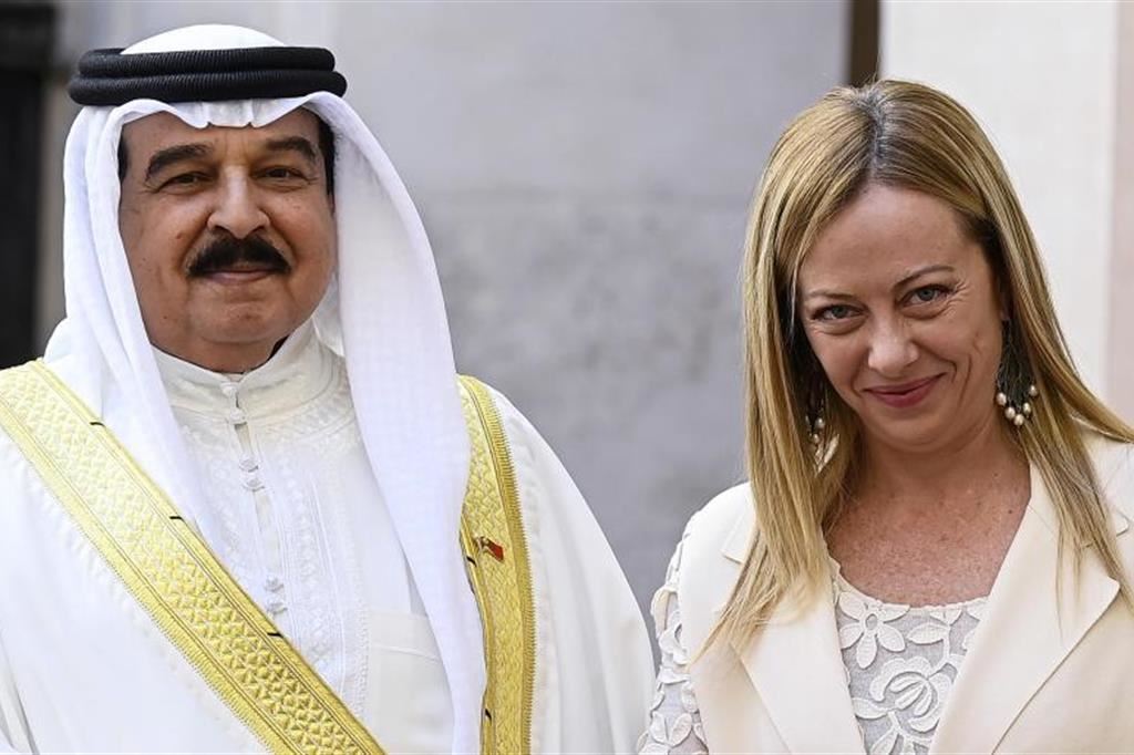 La presidente del Consiglio, Giorgia Meloni, ha ricevuto a Palazzo Chigi il re del Bahrein