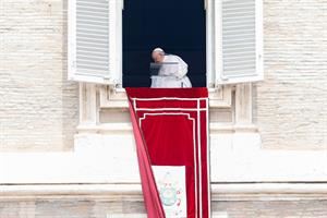 Il Papa: Dio è amore, teniamo la porta sempre aperta per accogliere tutti