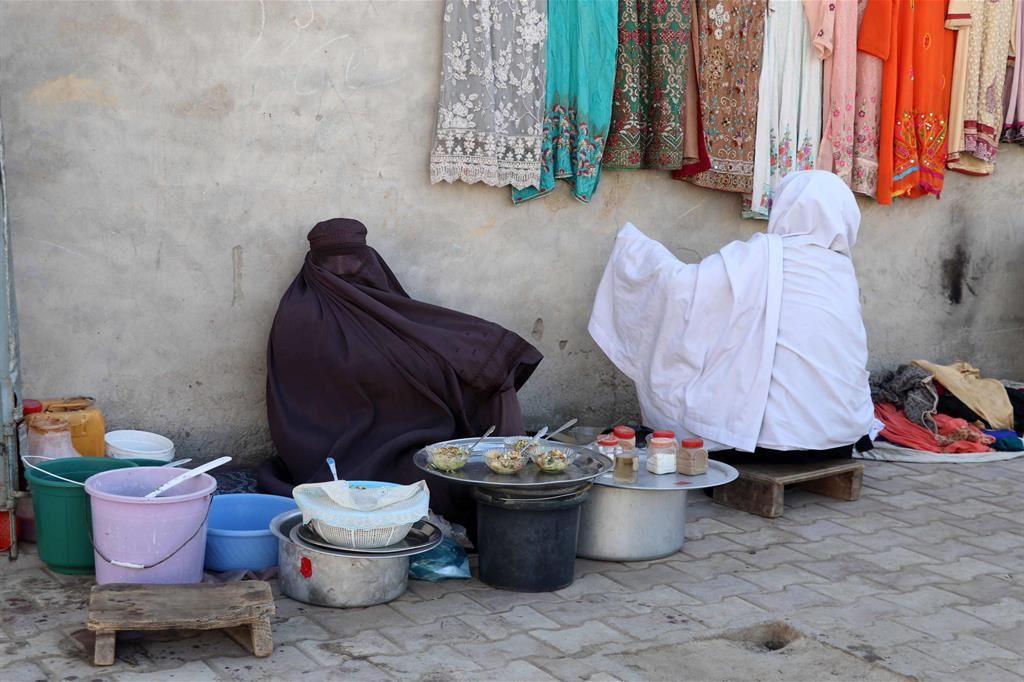 Venditrici al mercato femminile di Kandahar