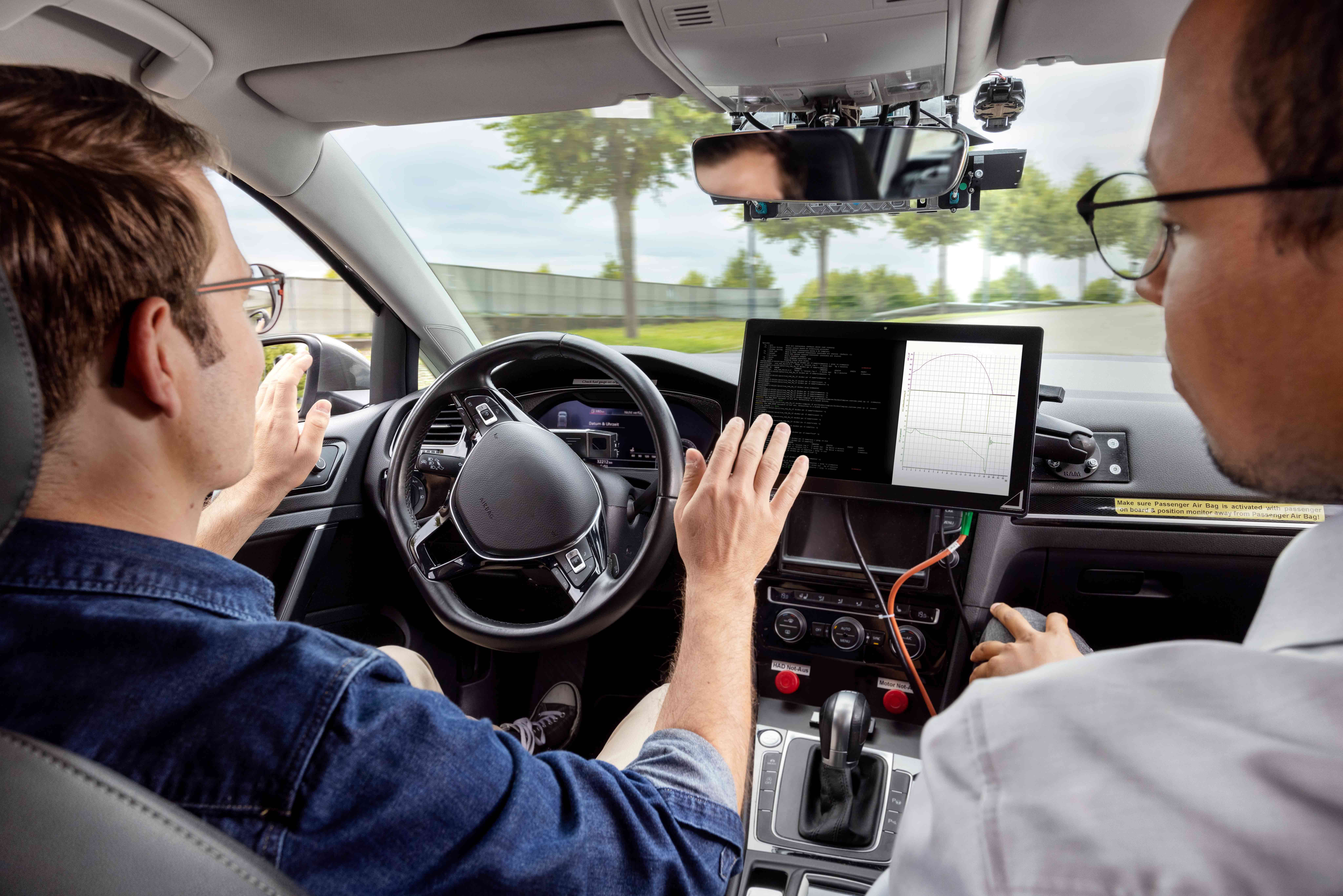 Ricarica più veloce, sensori, sicurezza: Bosch guida avanti