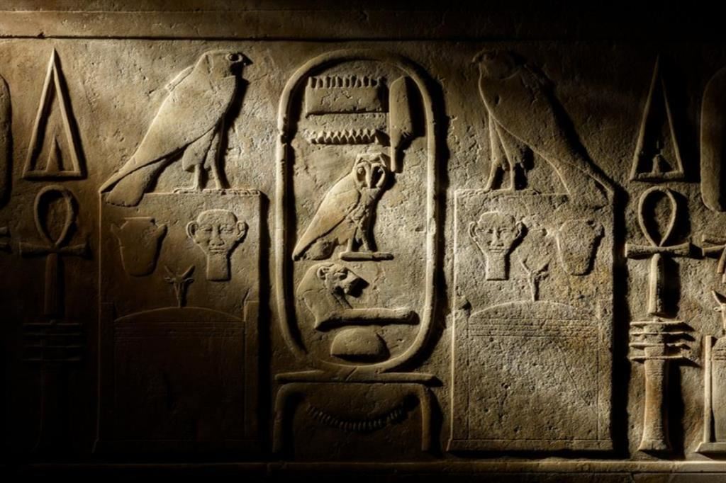 Uno dei reperti esposti nella mostra “Hieroglyphs: unlocking ancient Egypt"