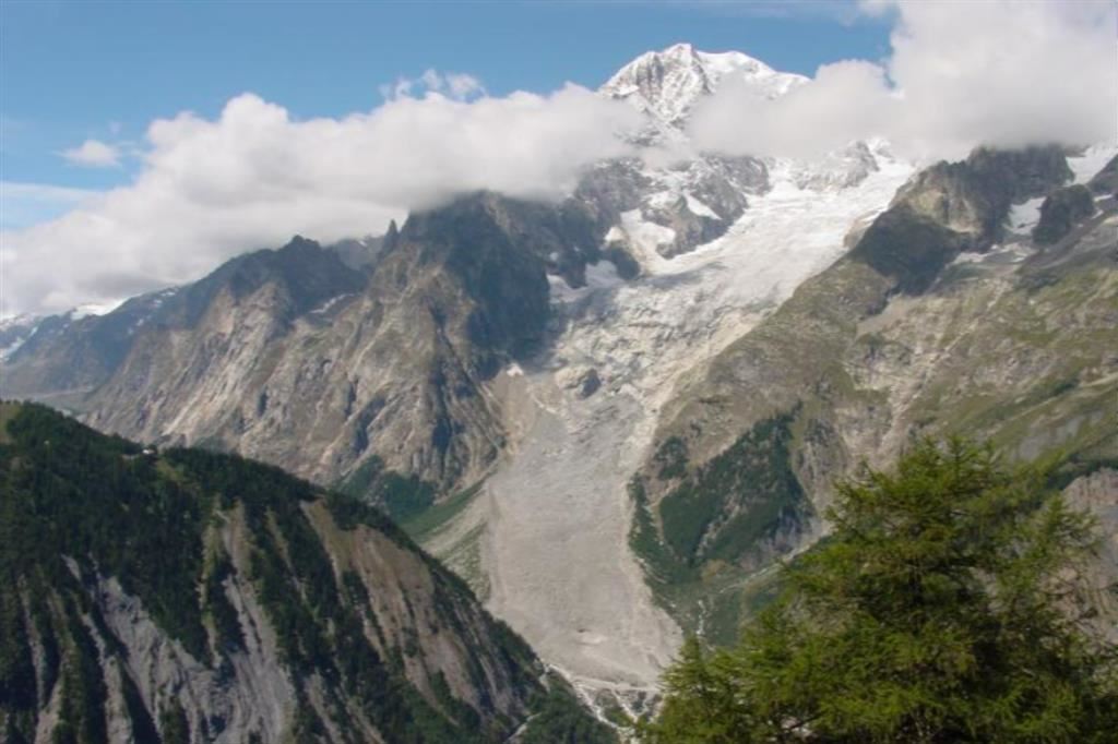 Il Monte Bianco su cui viene posta una targa che ricorda san Bernardo