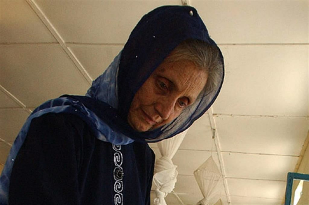 Annalena Tonelli in un ospedale in Somalia, dove fu uccisa nel 2003