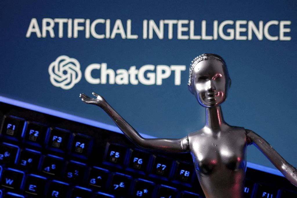 il calo di interesse non solo per ChatGPT, ma anche per uno dei suoi principali concorrenti, è un segno che la novità è svanita per la chat AI. I chatbot dovranno dimostrare il loro valore, piuttosto che darlo per scontato, d'ora in poi.