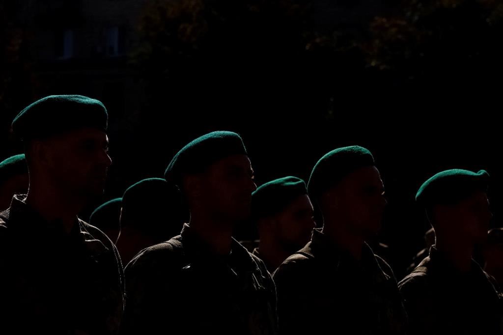Militari ucraini. Gli eserciti occidentali stanno cambiando le tattiche, ma i civili rischieranno ancora di più in caso di guerra
