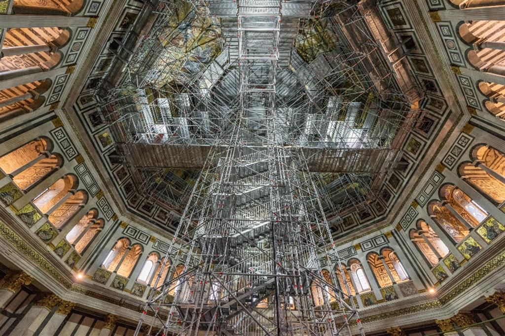 I lavori di restauro dei mosaici della cupola del Battistero di Firenze