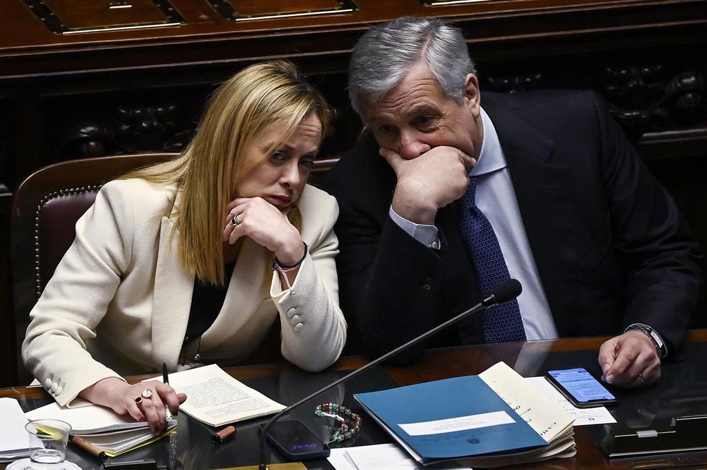 Il doppio appello di Meloni e Tajani: basta ritardi