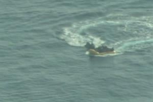 La Sea Watch: la Guardia costiera libica sperona e affonda gommone / Video