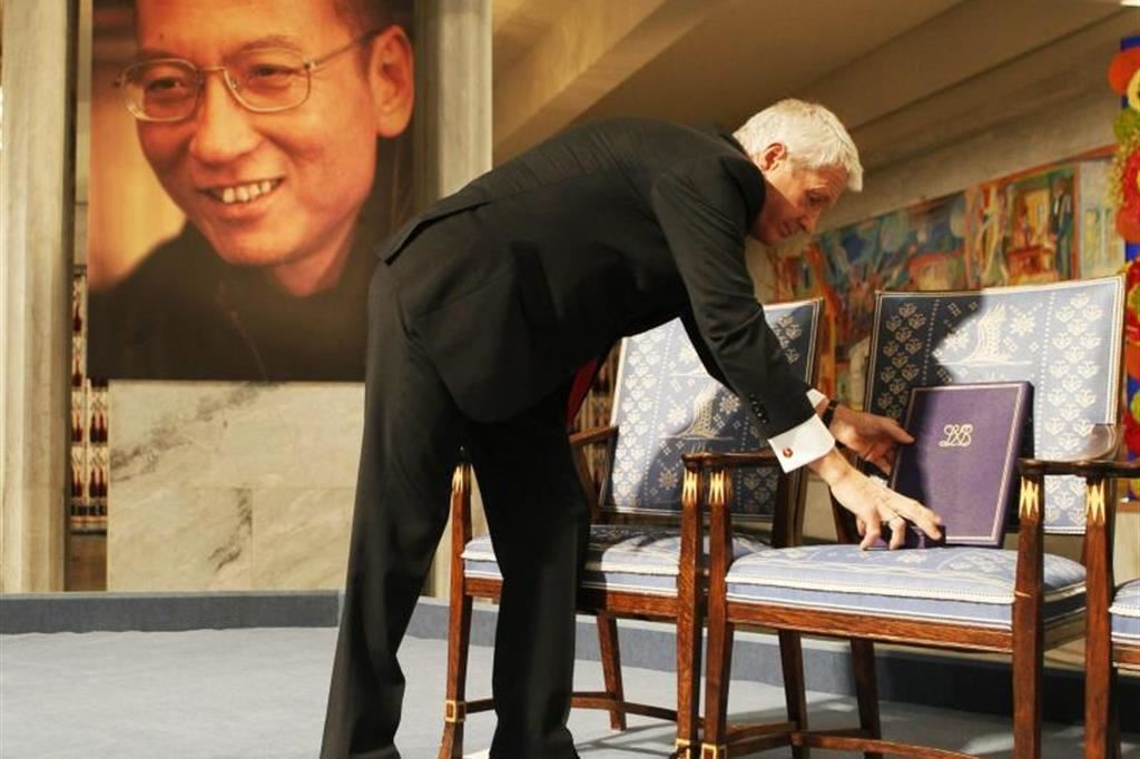 La sedia vuota di Oslo in occasione della consegna del premio Nobel per la pace del 2010 al dissidente cinese Liu Xiaobo. Succederà anche quest’anno per Narges
