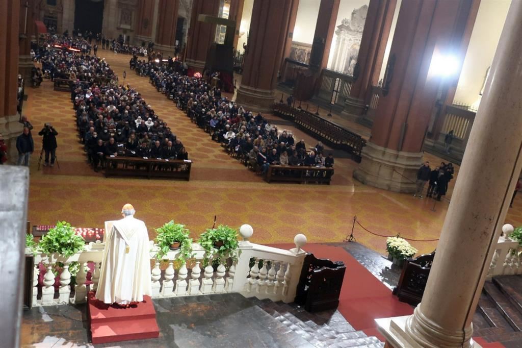 Il Te Deum di ringraziamento con il cardinale Zuppi si è svolto nella Basilica di San Petronio