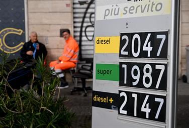 Non è la "speculazione" a mandare i carburanti oltre i 2 euro al litro