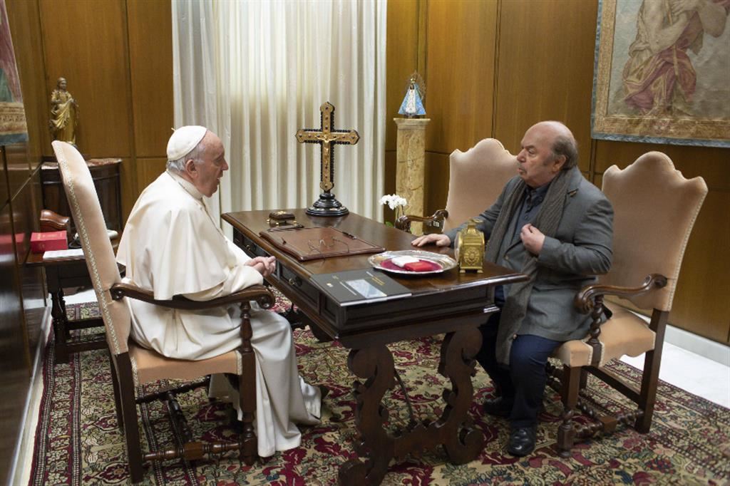 Uno degli incontri che l’attore Lino Banfi ha avuto con papa Francesco a Casa Santa Marta