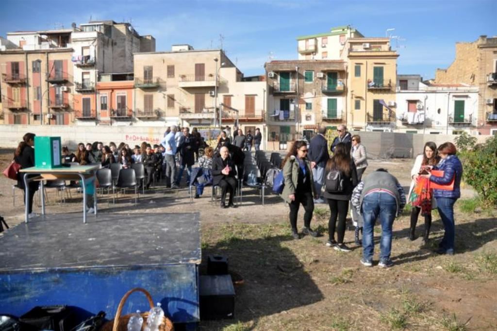 La cerimonia di consegna del progetto dell'asilo Giuseppe Puglisi a Palermo