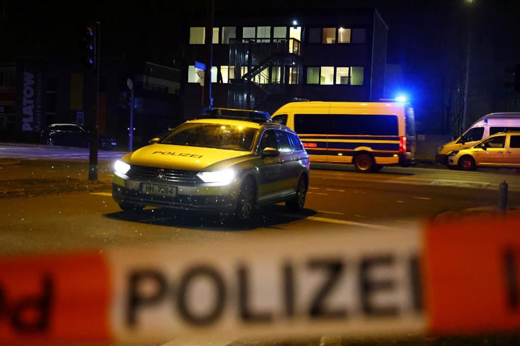 Spari durante cerimonia religiosa, 8 morti ad Amburgo