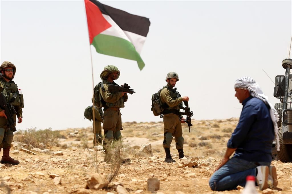 Militari israeliani presidiano il sito Masafer Yatta, vicino a Hebron