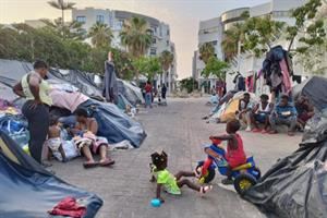 Tra i profughi accampati a Tunisi, dimenticati anche dalle istituzioni