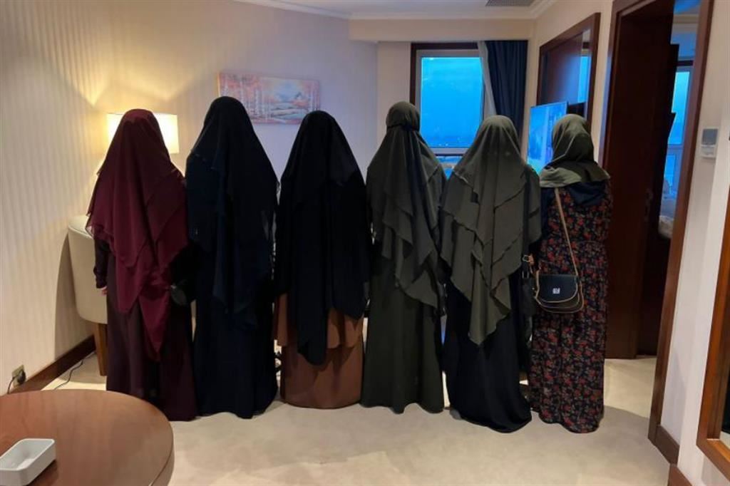 Le sei donne yazide liberate dopo nove anni trascorsi in mano ai terroristi del Daesh (Isis)
