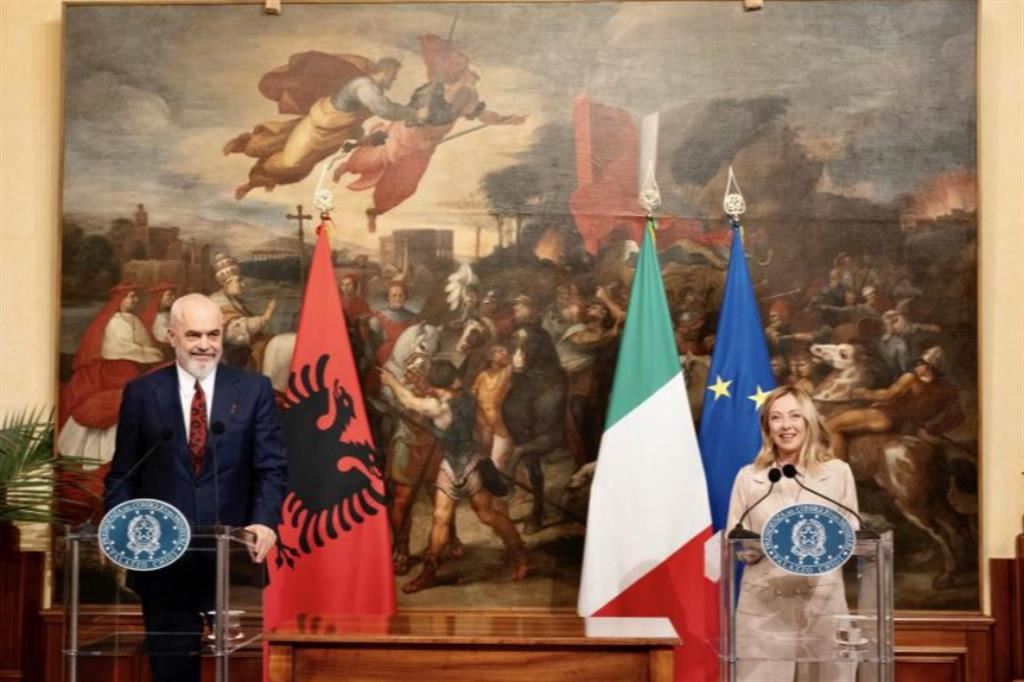 Giorgia Meloni con il premier albanese Edi Rama