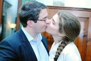Francesca e Alberto, un bacio per la "vita nascente"