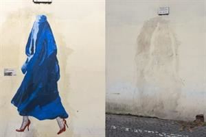 Roma cancella il murale dedicato alle donne afgane. L'artista Laika: «Censura»