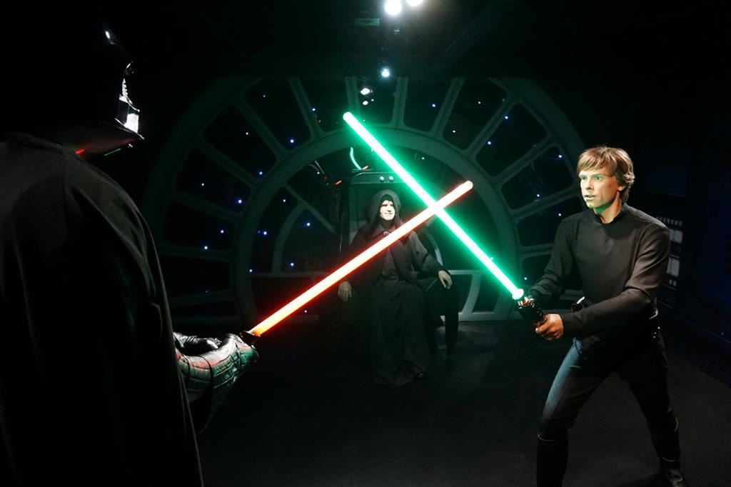 Lo scontro tra Luke Skywalker e Darth Vader ricostruito nelle cere del Museo Tussaud