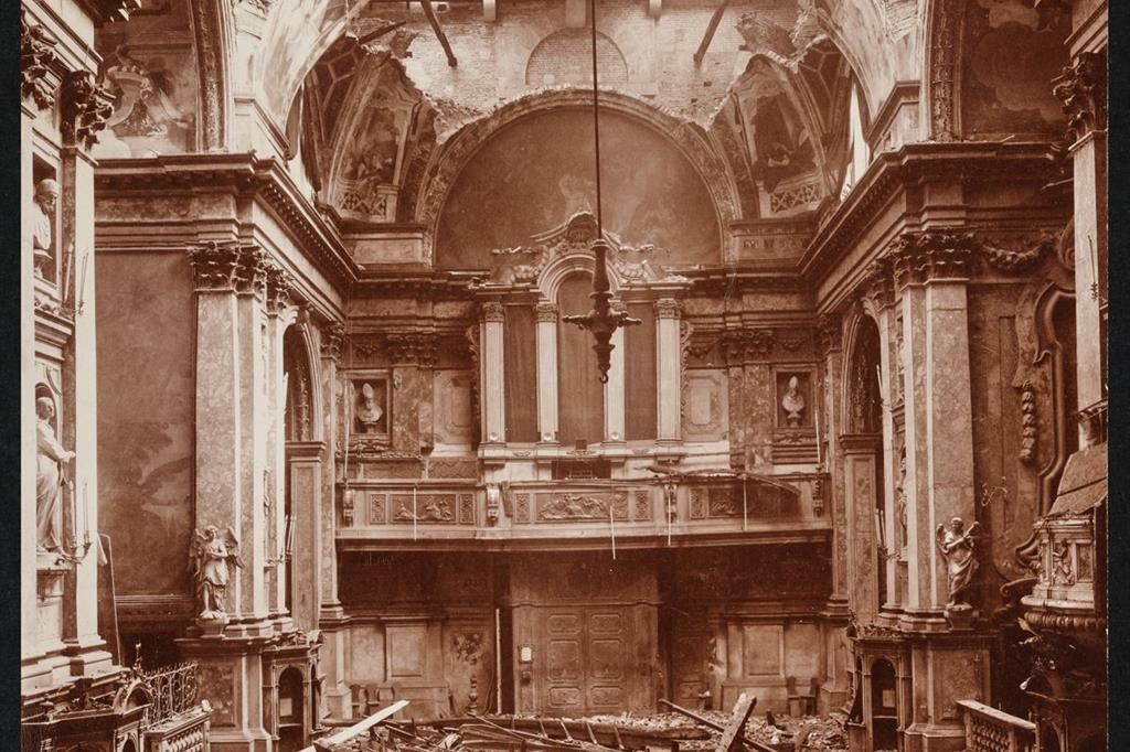 La chiesa degli Scalzi a Venezia dopo i bombardamenti della Prima guerra mondiale - Gallerie degli Uffizi