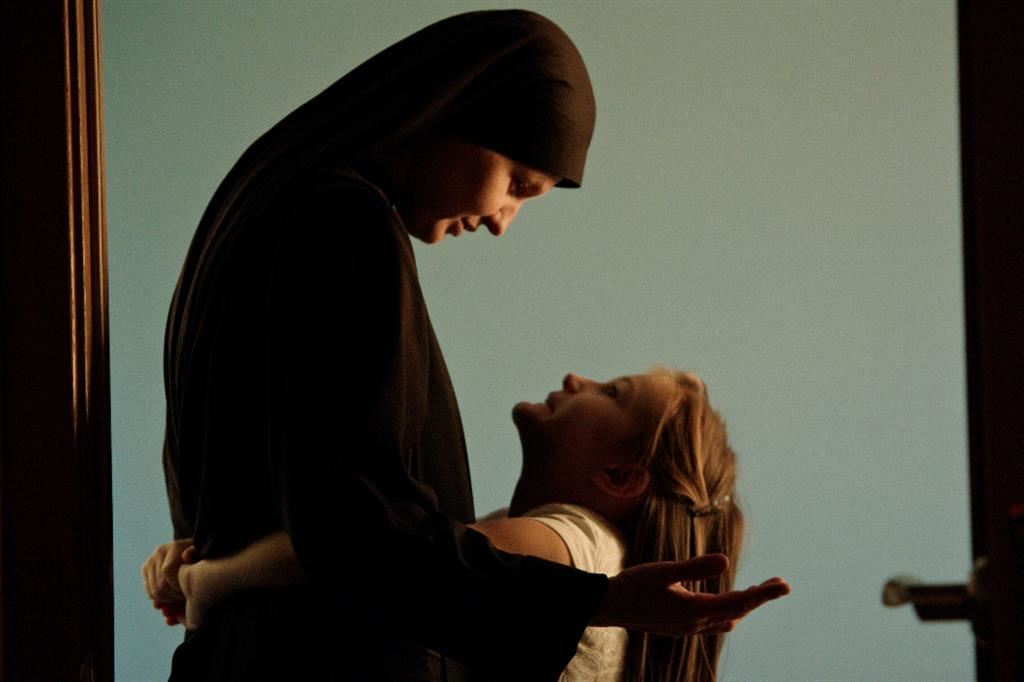 Una scena di "Sisters of Ukraine" di Mike Dorsey