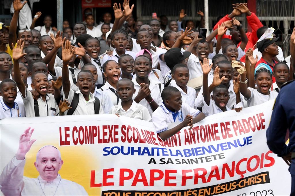 L'accoglienza a papa Francesco a Kinshasa, capitale della Repubblica Democratica del Congo