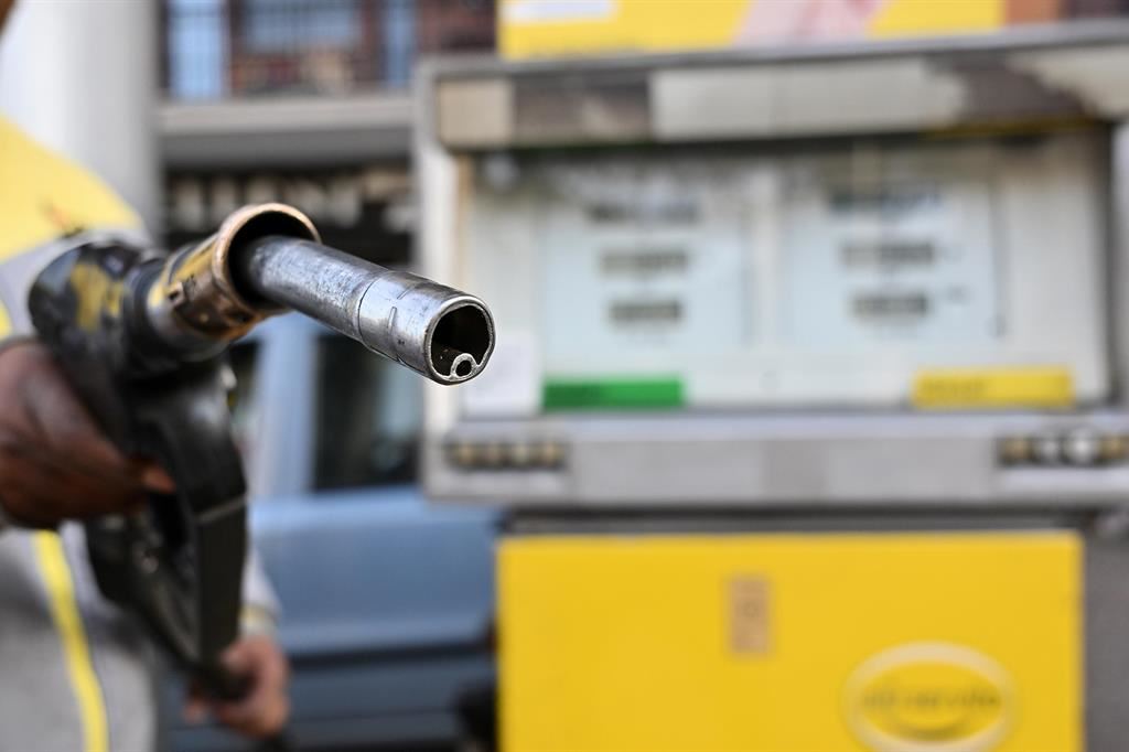 Prezzi trasparenti e multe ai gestori, il decreto carburanti è stato pubblicato in Gazzetta Ufficiale