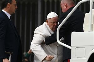 Papa Francesco al Gemelli, «spazio nell'agenda per proseguire i controlli»