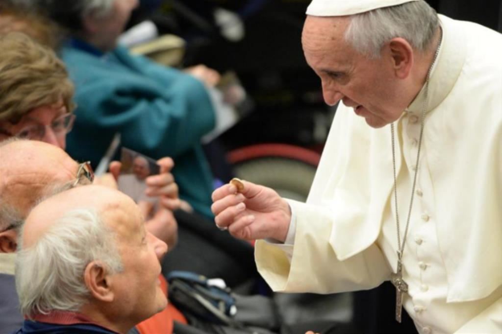 Papa Francesco incontra alcuni nonni