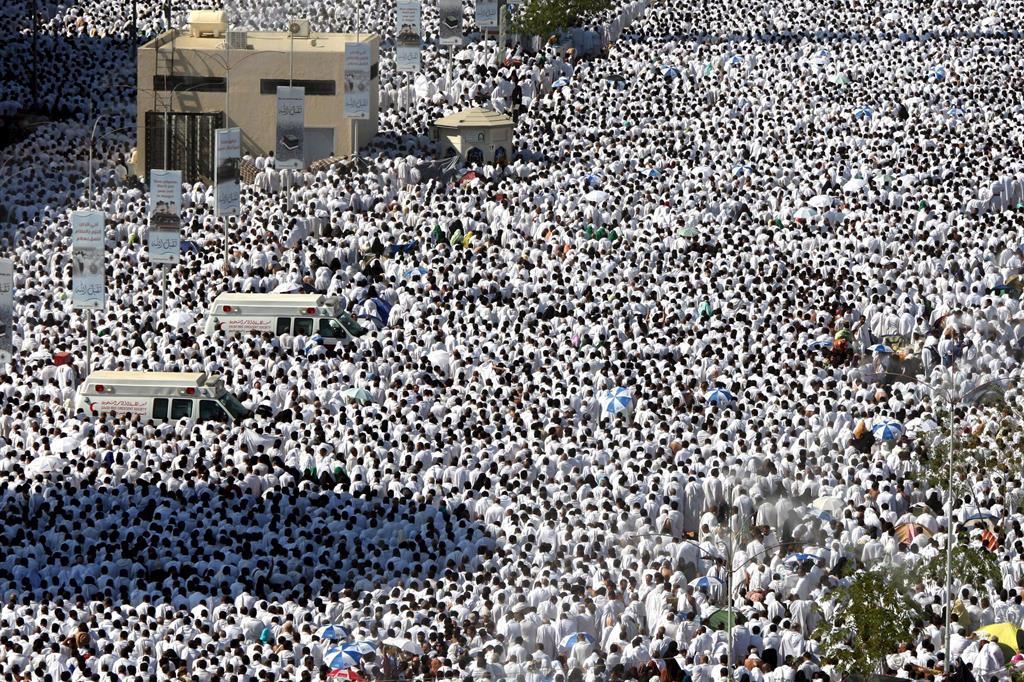 La folla elle pellegrini musulmani alla Mecca