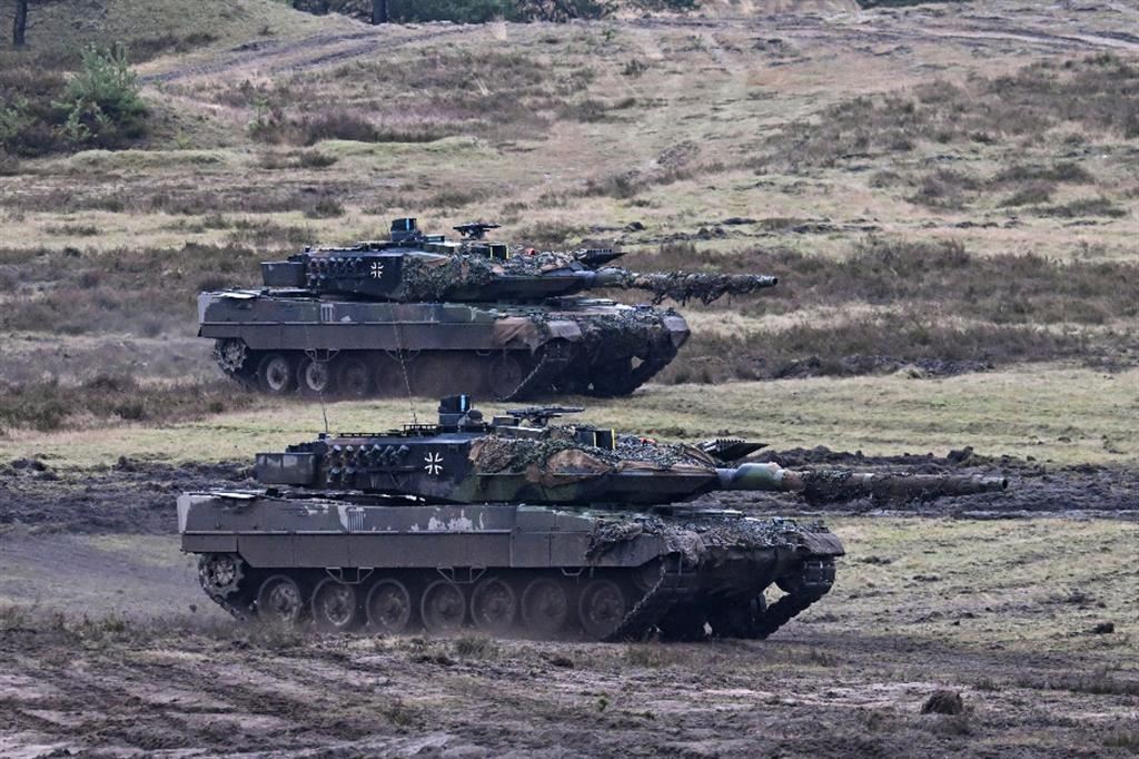 Leopard II tedeschi. Ma agli ucraini verranno forniti vecchi Leopard I, ottima operazione commerciale solo per alcuni