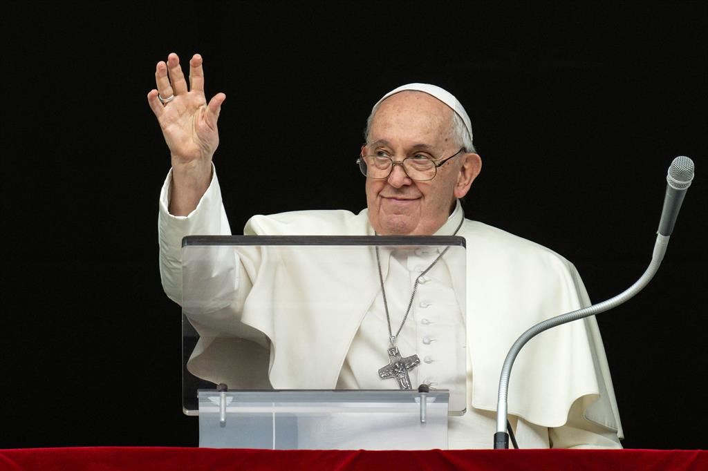 Il Papa: «Basta fratelli, fermate le armi!»