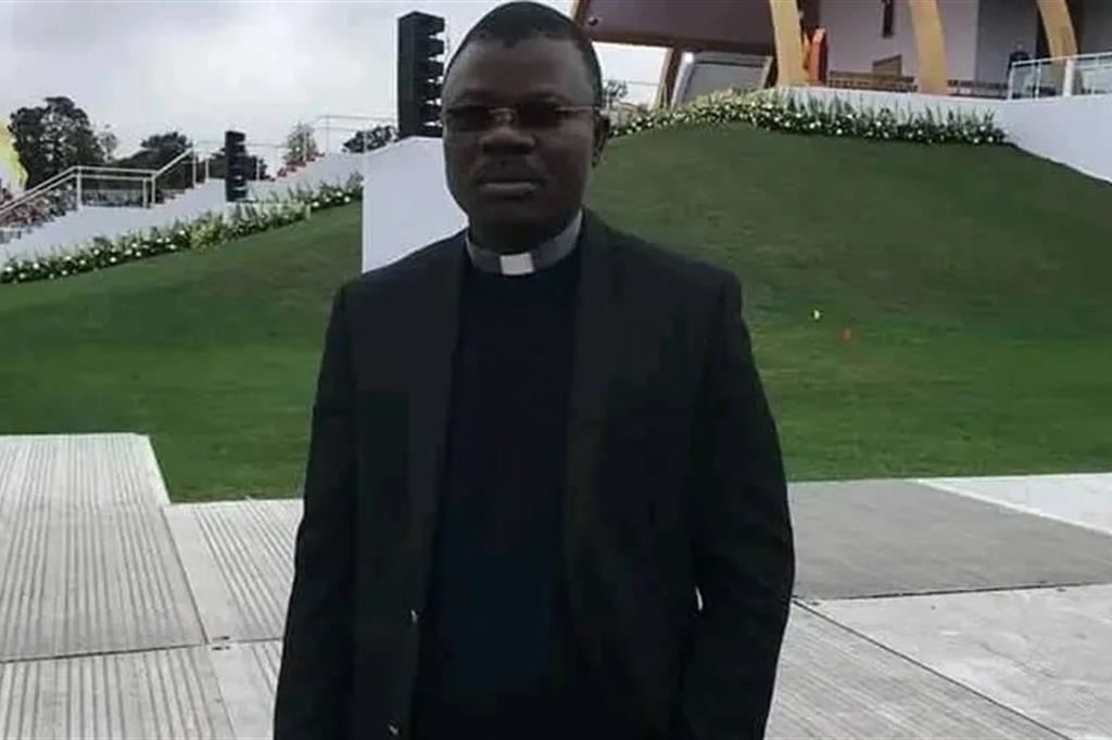 Don Olubunmi Olofinlade, il sacerdote nigeriano che è stato liberato dopo quattro giorni di prigionia