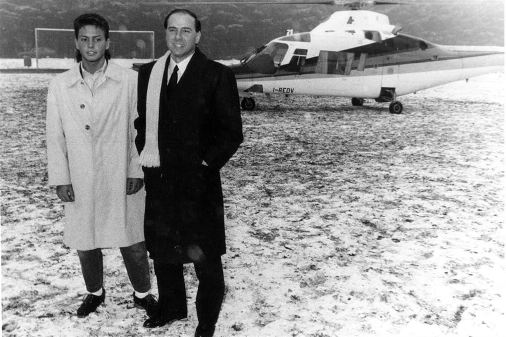 Silvio Berlusconi con il figlio Piersilvio in una foto del 1988
