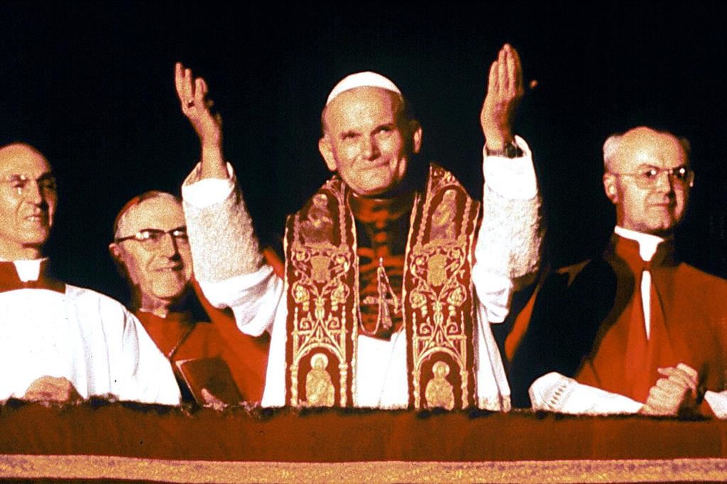 San Giovanni Paolo II si affaccia per la prima volta dopo l'elezione