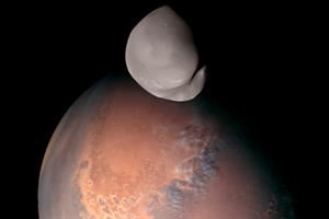 Le prime immagini di Deimos, la piccola luna di Marte